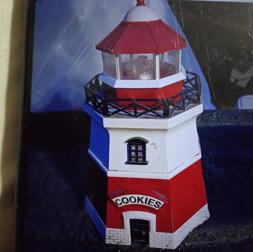 Cookies jar light house